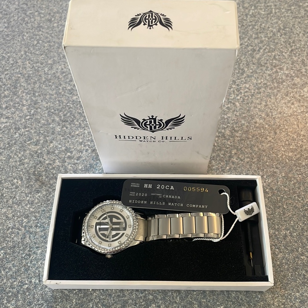 Brand new never worn Mens Hidden Hills watch